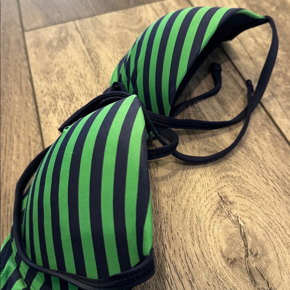 A&F striped string bikini XS/S - Picture 9 of 13